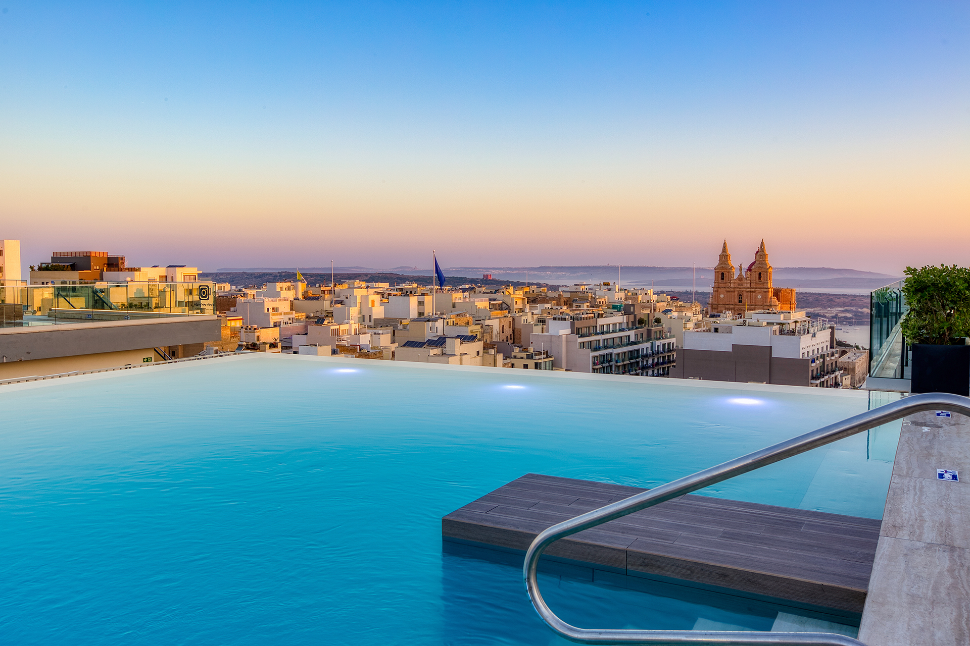 فندق سولانا وشقق